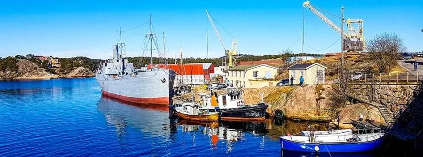 DS Hestmanden til kai ved Bredalsholmen dokk og fartøyvernsenter