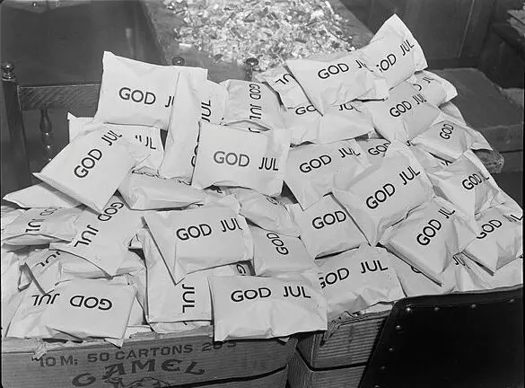 Julepakker. Riksarkivet, NTBs Krigsarkiv.
