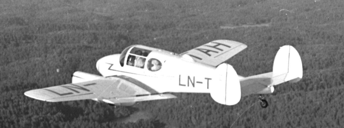 Miles Gemini som tilhørte A/S Sørfly i lufta. Foto A/S Sørfly // Vest-Agder-museet