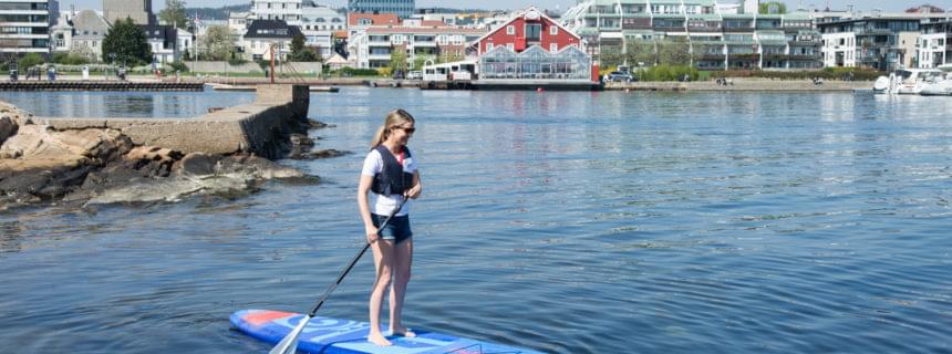 SUP brett Odderøya museumshavn. Foto: Elida Åsland 2019