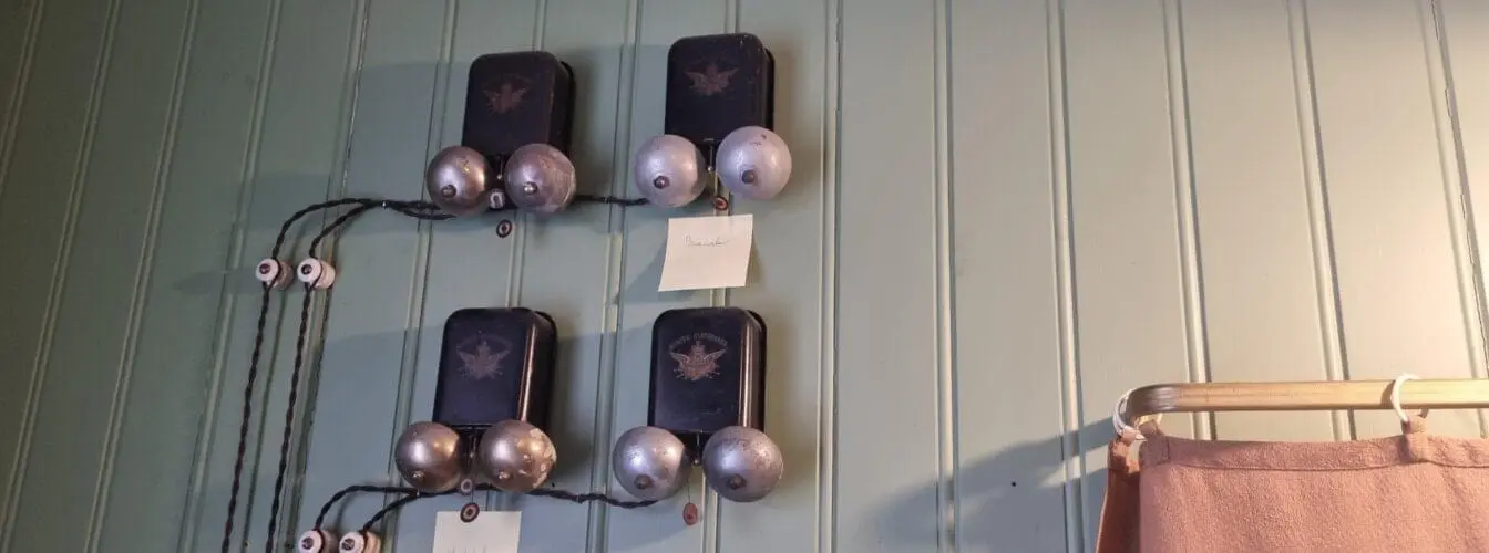 Klokker til telefonkursen på Setesdalsbanen. Foto Hans Petter Furuborg