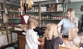 Flekkefjord museum Krambua kafe og butikk.