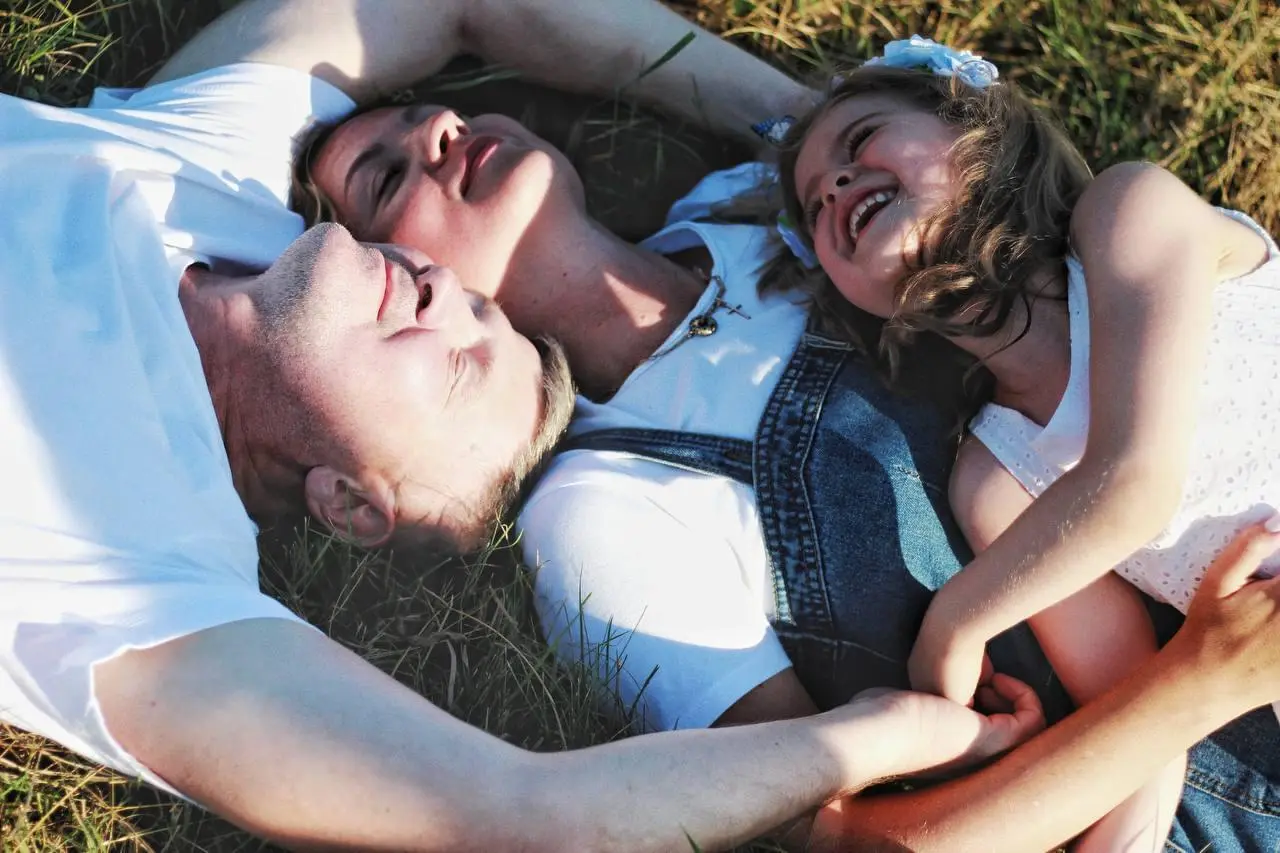 Lykkelig familie i Ukraina