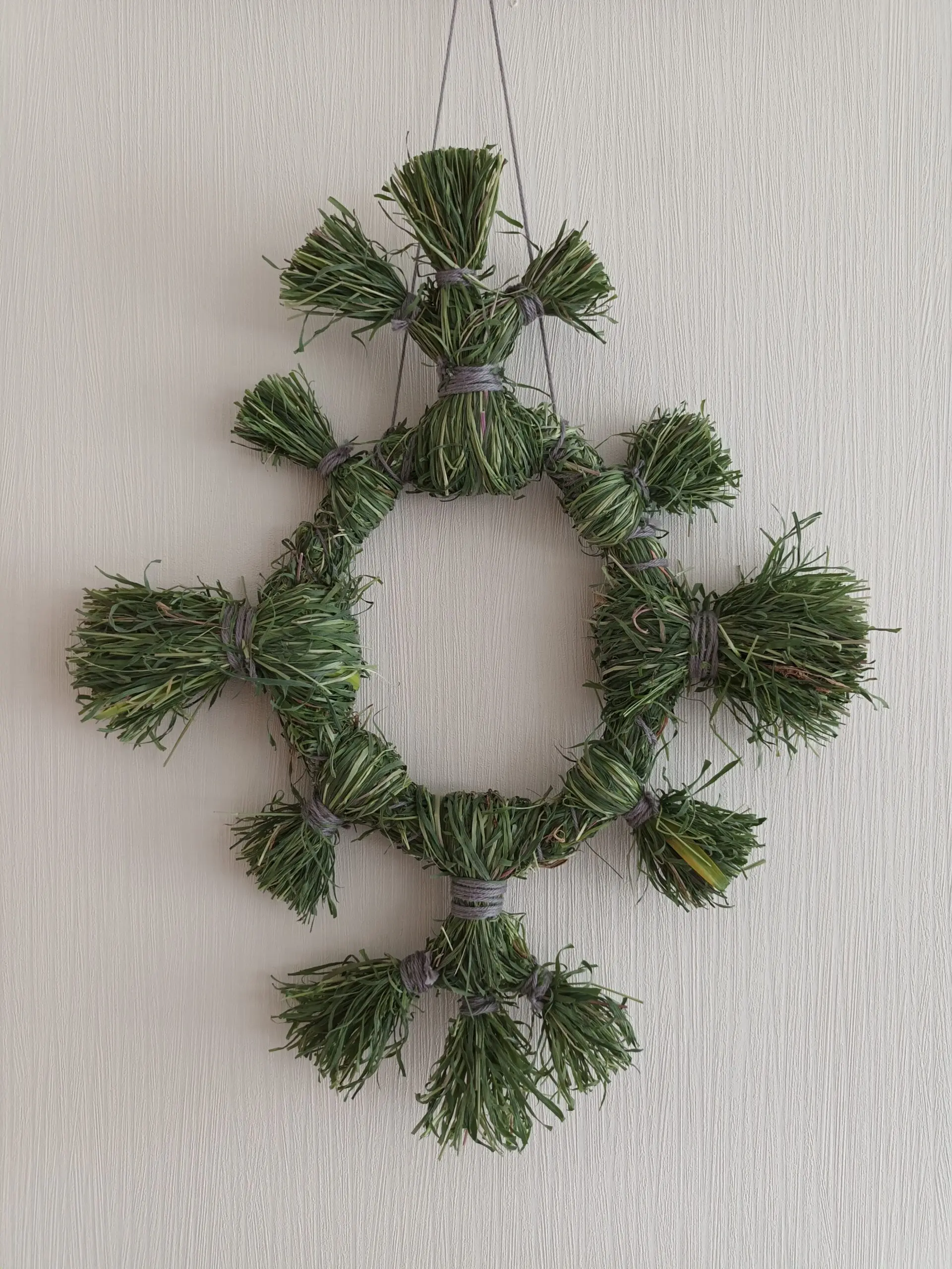 Åttetagget pyntefigur av gress, tradisjonelt ukrainsk