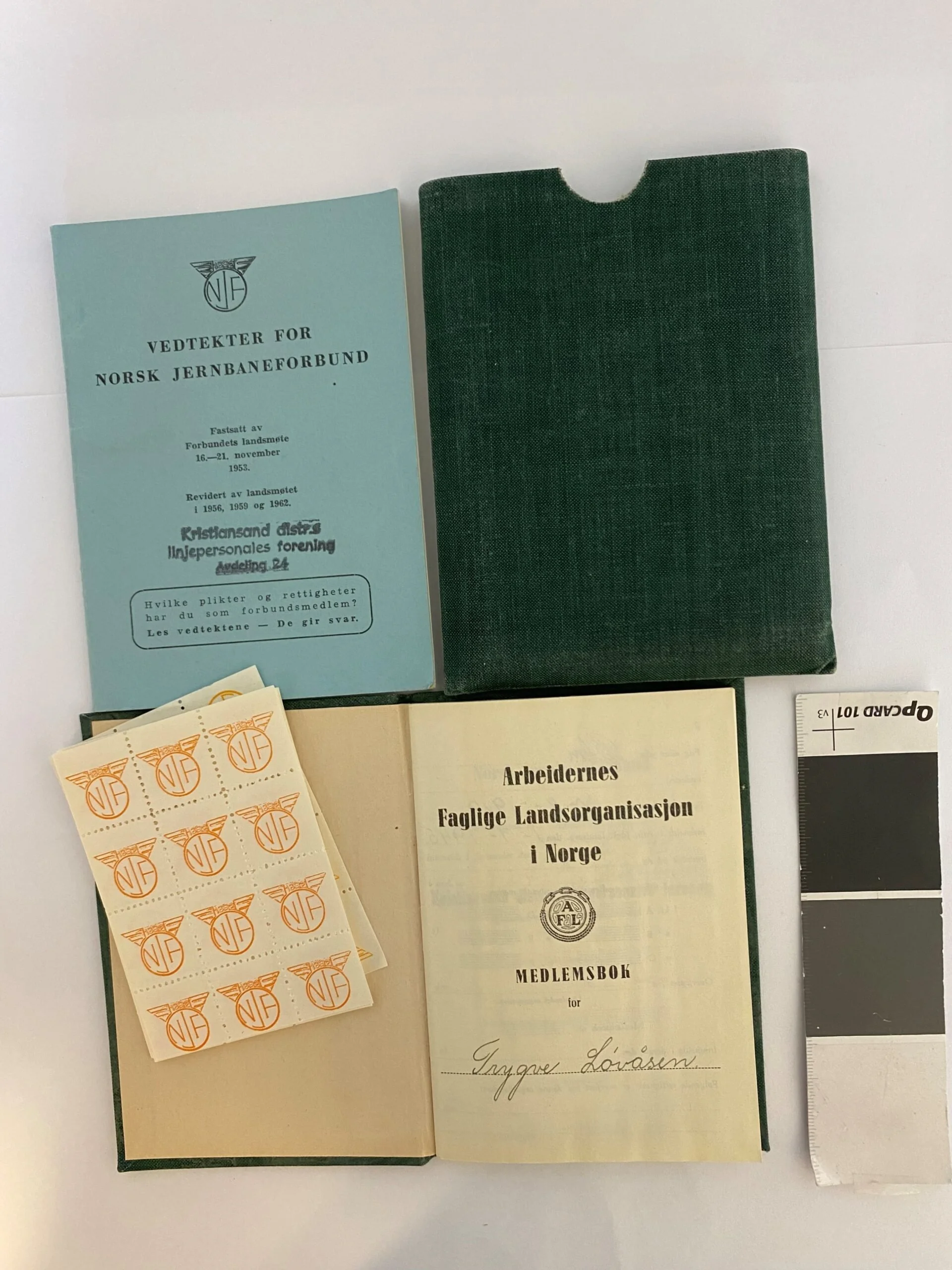 Medlemsbok Norsk jernbaneforbund. Foto Vest-Agder-museet.