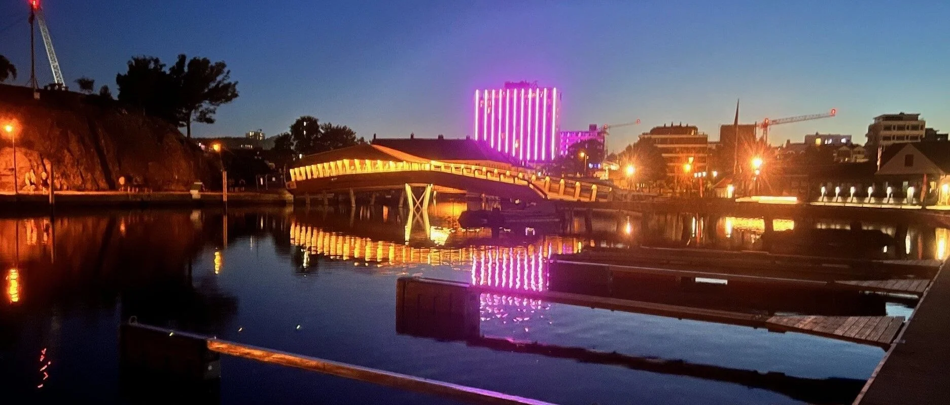 Museumshavna Odderøya Kristiansand om kvelden.