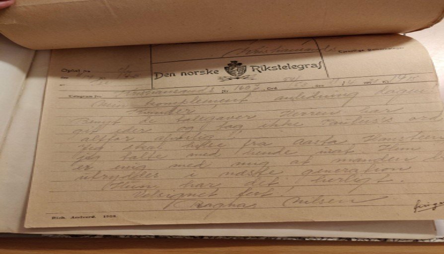 Foto: Diskusjonsforeningen utdrag/ tekst fra telegrammet (1921): «Benytt de talegaver Herren har git eder og tag ikke Paulus’s ord altfor alvorlig.».