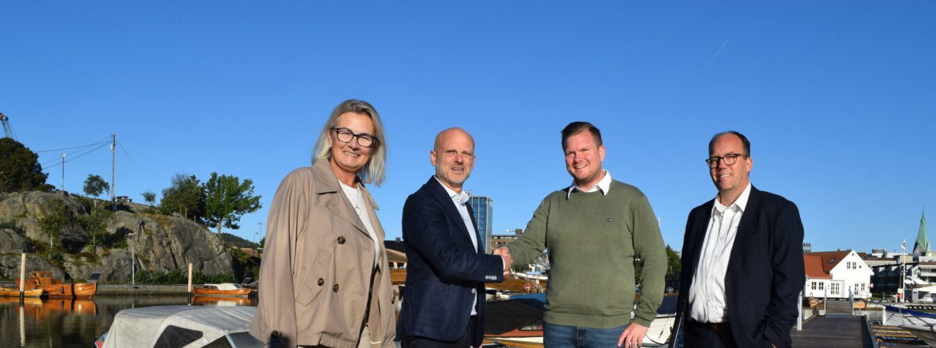 Kontrakten mellom Skanska og Vest-Agder-museet er signert.