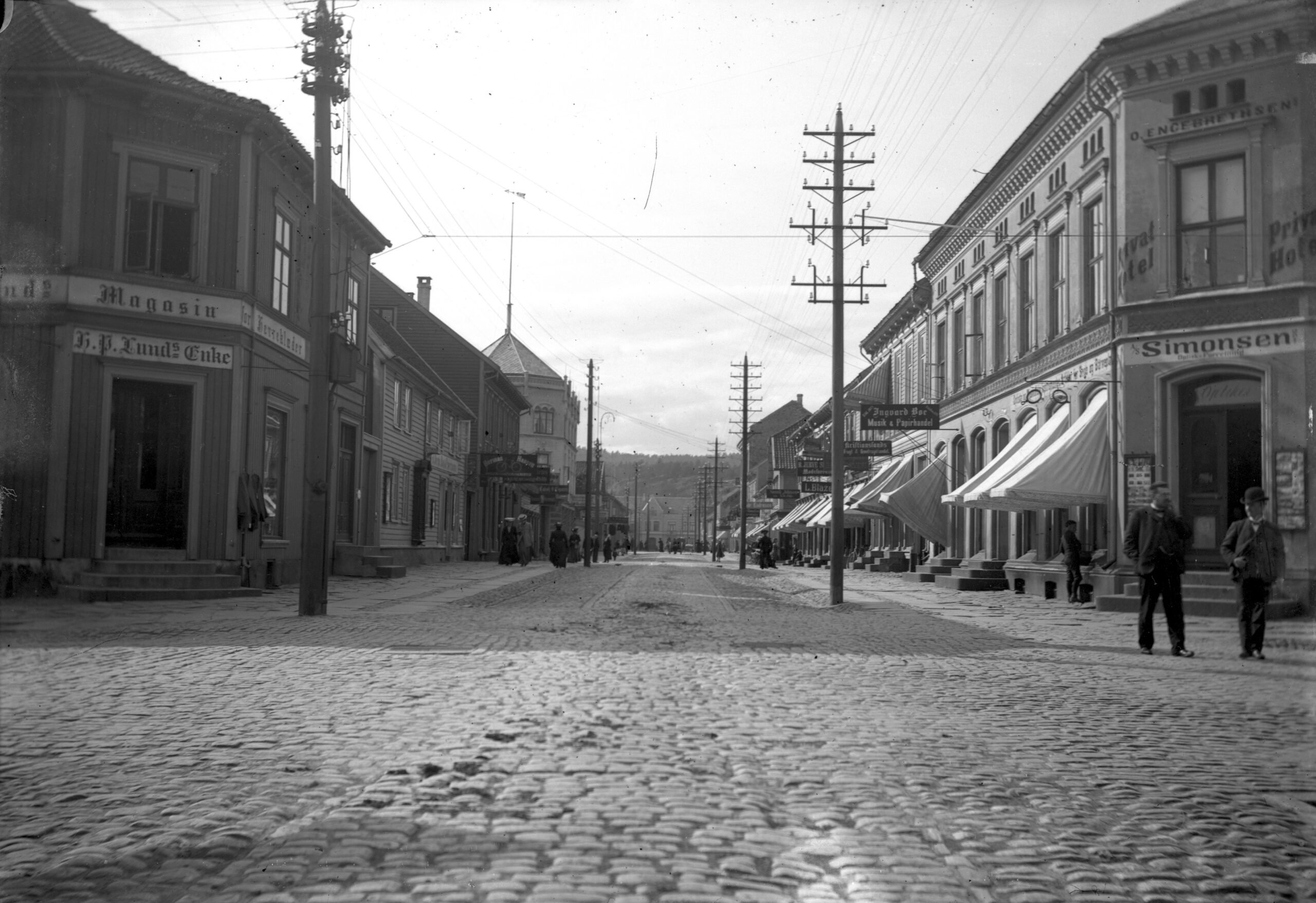 Markensgate / Gyldenløvesgate 1910-1920. Foto: Agderbilder - ukjent fotograf.