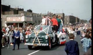 17. mai-feiring på Lapskaus Boulevard. Foto Ernst Nodeland.